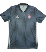 2018-19 FC Bayern Football Homekit (8,5/10)