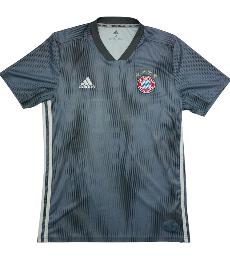 2018-19 FC Bayern Football Homekit (8,5/10)